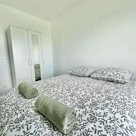 Апартаменты T3 Neuf Avec Parking A 20 Min De Lyon *